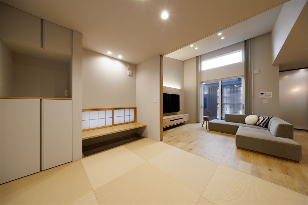 書斎としても使える多機能な和室スペース